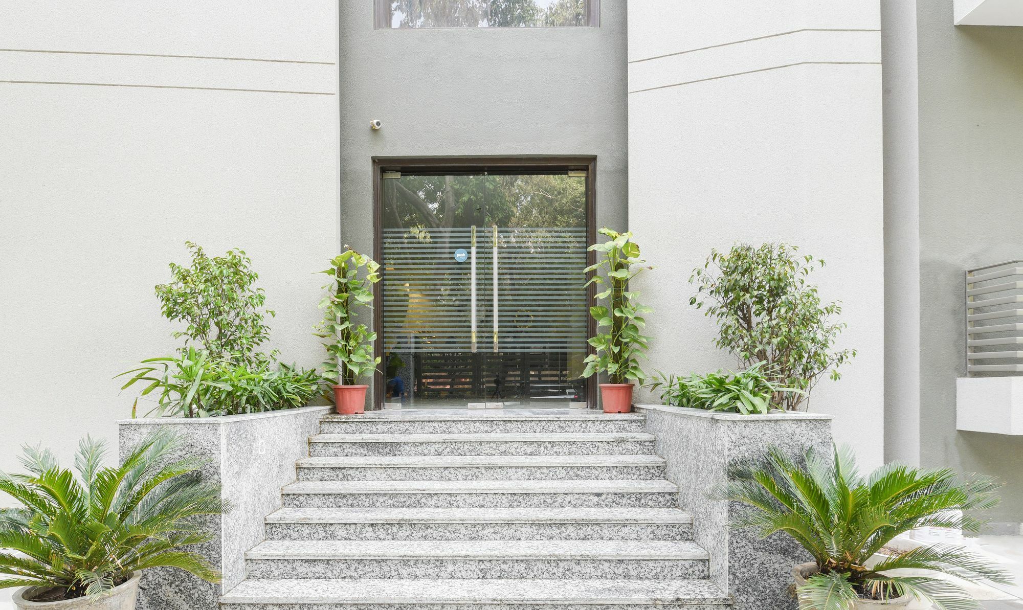 Treebo Iffco Chowk Гургаон Экстерьер фото